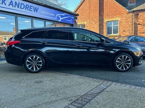 Hyundai i40 CRDI SE NAV BLUE DRIVE 2