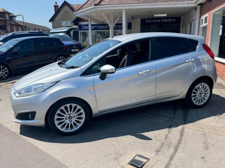 Ford Fiesta 1.6 Titanium Powershift Euro 5 5dr 4