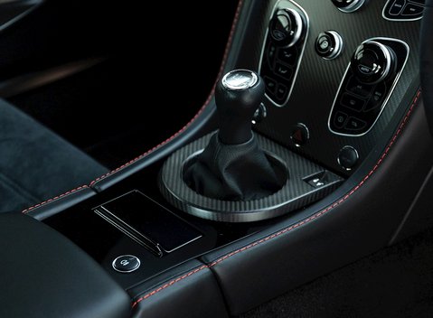 Aston Martin Vantage GT8 16