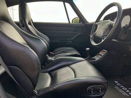 Porsche 911 CARRERA 4 43