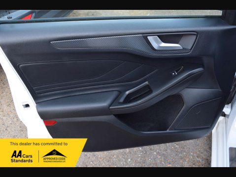 Ford Focus 1.0 Focus ST-Line X 5dr 32