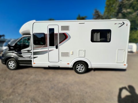 Auto-Trail F-Line F74  Lux Pack 9