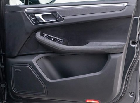 Porsche Macan GTS PDK 18