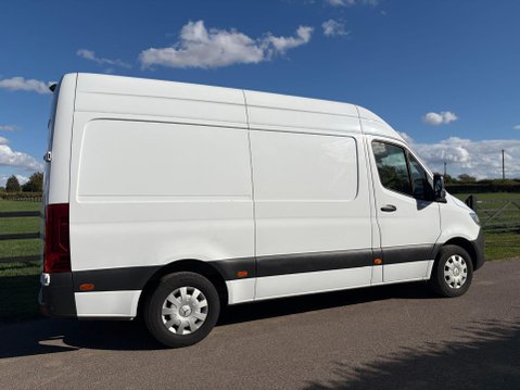 Mercedes-Benz Sprinter 2.0 315 CDI Premium Panel Van 5dr Diesel G-Tronic RWD L2 H2 Euro 6 (s/s) (1 29