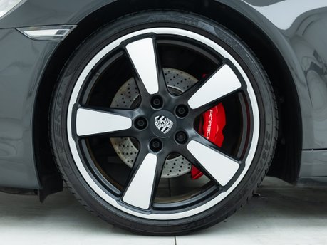 Porsche 911 50th Anniversary Edition (991)