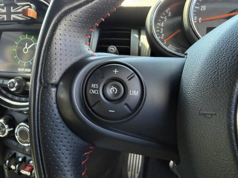 Mini Convertible 1.5 Cooper Sport Convertible 2dr Petrol Steptronic Euro 6 (s/s) (136 ps) 29