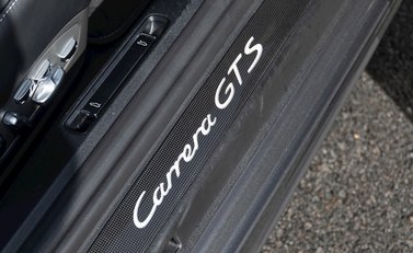 Porsche 911 Carrera GTS (991.2) 21