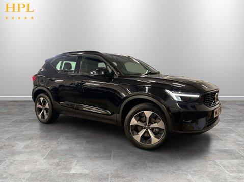 Volvo XC40 2.0 B4 MHEV Plus Dark SUV 5dr Petrol Hybrid DCT Auto Euro 6 (s/s) (197 ps) 1