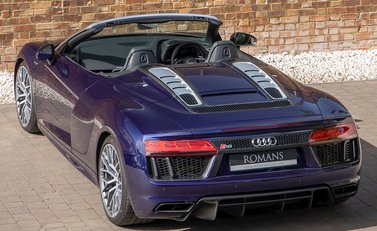 Audi R8 V10 Spyder 11