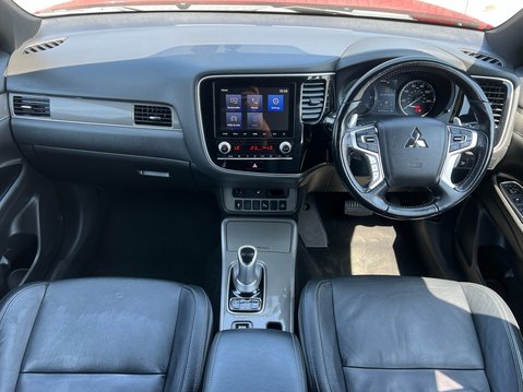 Mitsubishi Outlander PHEV DYNAMIC 10