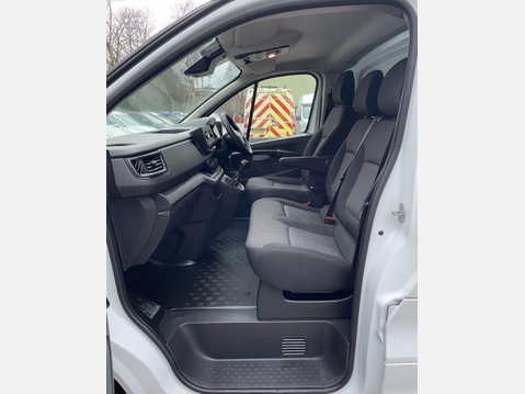 Renault Trafic 2.0 dCi Blue LH30 Business Panel Van 5dr Diesel Manual L2 H2 Euro 6 (s/s) ( 37