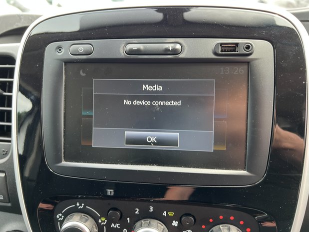 Renault Trafic SWB L1H1 Low Roof Sportive Air Con Nav EURO 6 NO VAT 36