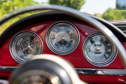Alfa Romeo Giulietta Spider by Pininfarina 24