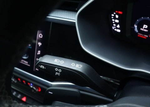 Audi Q3 1.5 TFSI CoD 35 Black Edition SUV 5dr Petrol S Tronic Euro 6 (s/s) (150 ps) 38