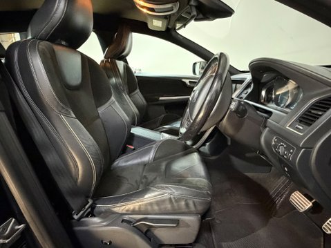 Volvo XC60 D4 R-DESIGN AWD 16