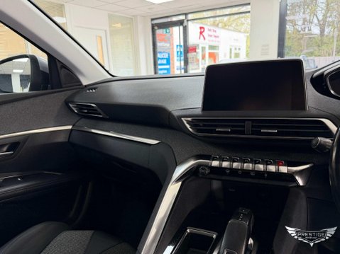 Peugeot 5008 1.2 PureTech Allure EAT Euro 6 (s/s) 5dr 28