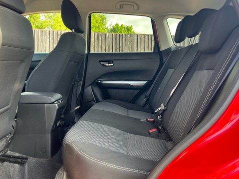 Suzuki Vitara SZ-T BOOSTERJET MHEV 9