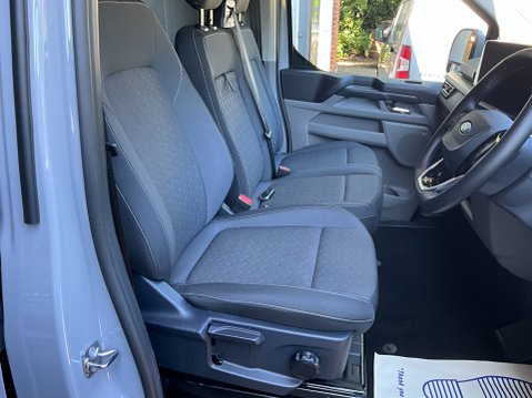 Ford Transit Custom 2.0 320 EcoBlue Limited Crew Van Auto L2 H1 Euro 6 (s/s) 5dr 14