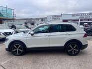 Volkswagen Tiguan SE NAV TSI 5