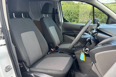 Ford Transit Connect 220 Leader DCIV Selectshift Auto - Sat Nav / 5 Seats / Rear Camera 4