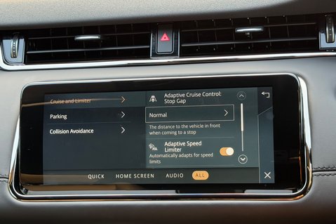 Land Rover Range Rover Evoque R-DYNAMIC HSE MHEV -TRIPLE BLACK - PAN ROOF - ONE OWNER -MERIDIAN -VATQ 51