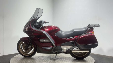 Honda ST 2001 24K RUNNING PROJECT BIKE SPARES OR REPAIR TOURER 1100CC 4