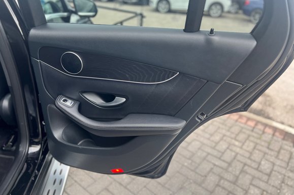 Mercedes-Benz GLC GLC 300 D 4MATIC AMG LINE PREMIUM 28