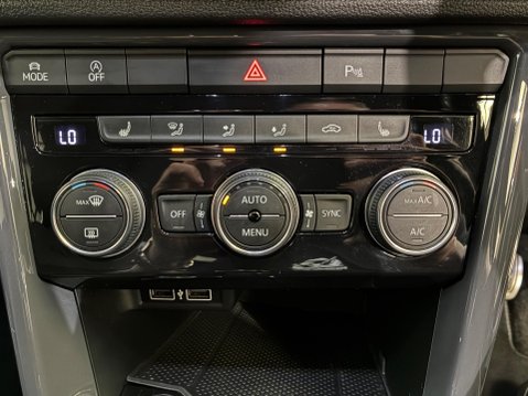 Volkswagen T-Roc 1.6 TDI R-Line Euro 6 (s/s) 5dr 30