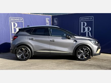 Renault Captur 1.6 E-TECH 9.8kWh E-Tech engineered SUV 5dr Petrol Plug-in Hybrid Auto Euro