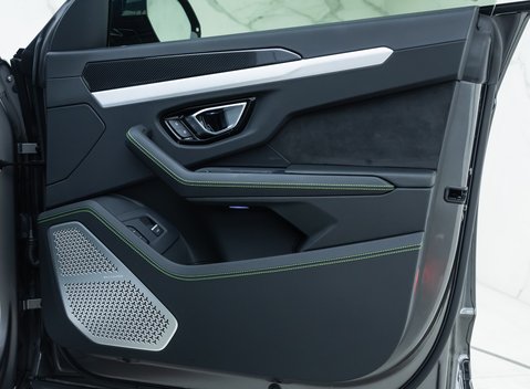 Lamborghini Urus 28