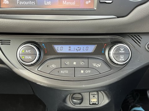 Toyota Yaris 1.5 Hybrid Icon Tech 5dr CVT 32