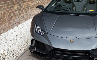 Lamborghini Huracan Spyder LP640-4 EVO 22