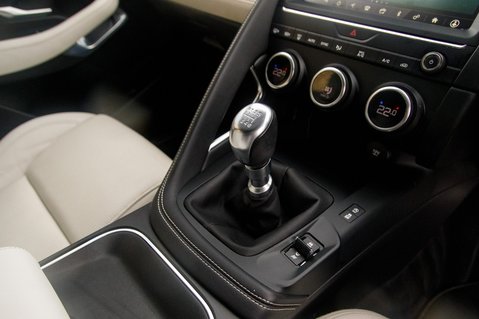 Jaguar E-Pace R-DYNAMIC S 35