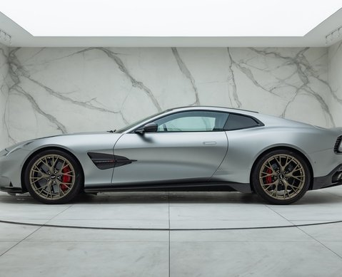 Aston Martin Vanquish V12 