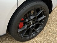 Aston Martin DBX V8 35