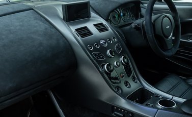 Aston Martin Vantage GT12 15