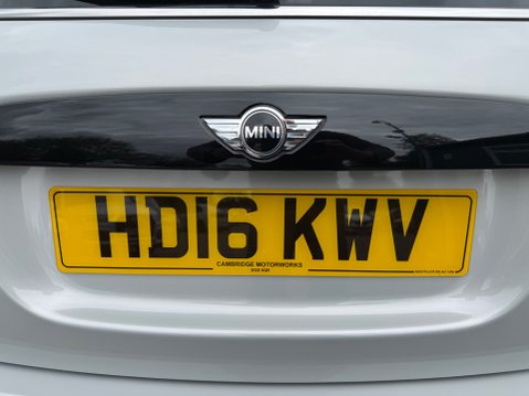 Mini Hatch COOPER 17