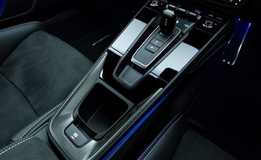 Porsche 911 Carrera GTS (992) 23