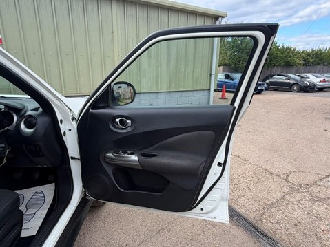 Nissan Juke 1.6 Acenta Euro 5 (s/s) 5dr 19