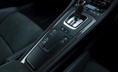 Porsche 718 Cayman GT4 17