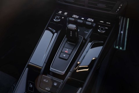 Porsche 911 Carrera 4 GTS HEV 14