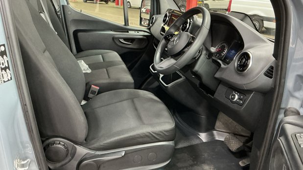 Mercedes-Benz Sprinter AUTO MWB L2H2 High Roof 315 Pro Air Con Camera EURO 6 9