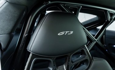 Porsche 911 GT3 (992) 13