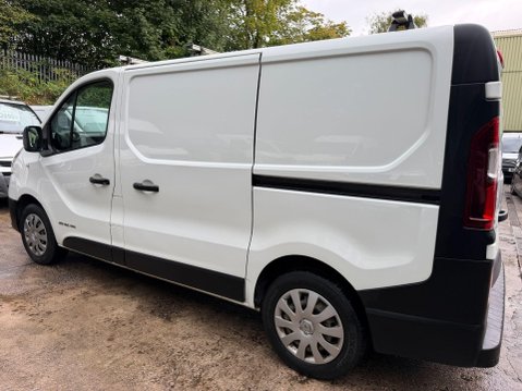 Renault Trafic 1.6 dCi ENERGY 27 Business Panel Van 5dr Diesel Manual SWB Standard Roof Eu 14