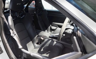 Porsche 911 (992) GT3 12