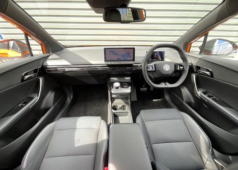 MG MG4 EV 64kWh TROPHY 12