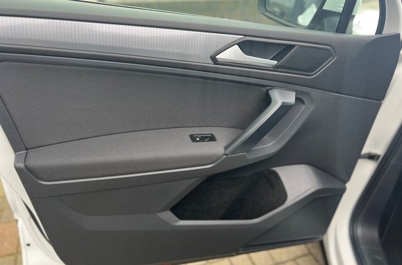 Volkswagen Tiguan LIFE 1.5 TSI DSG AUTOMATIC 28
