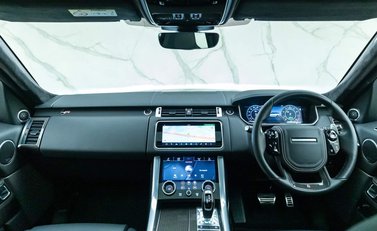 Land Rover Range Rover Sport 5.0 SVR Carbon Edition 15