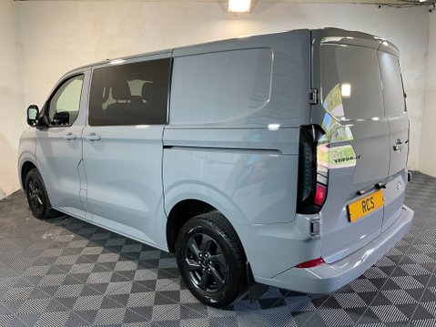 Ford Transit Custom 2.0 320 EcoBlue Limited Crew Van Auto L1 H1 Euro 6 (s/s) 5dr 4