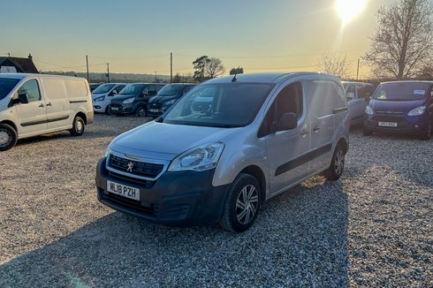 Peugeot Partner SWB L1H1 Low Roof Professional Air Con Nav Sensors EURO 6 NO VAT